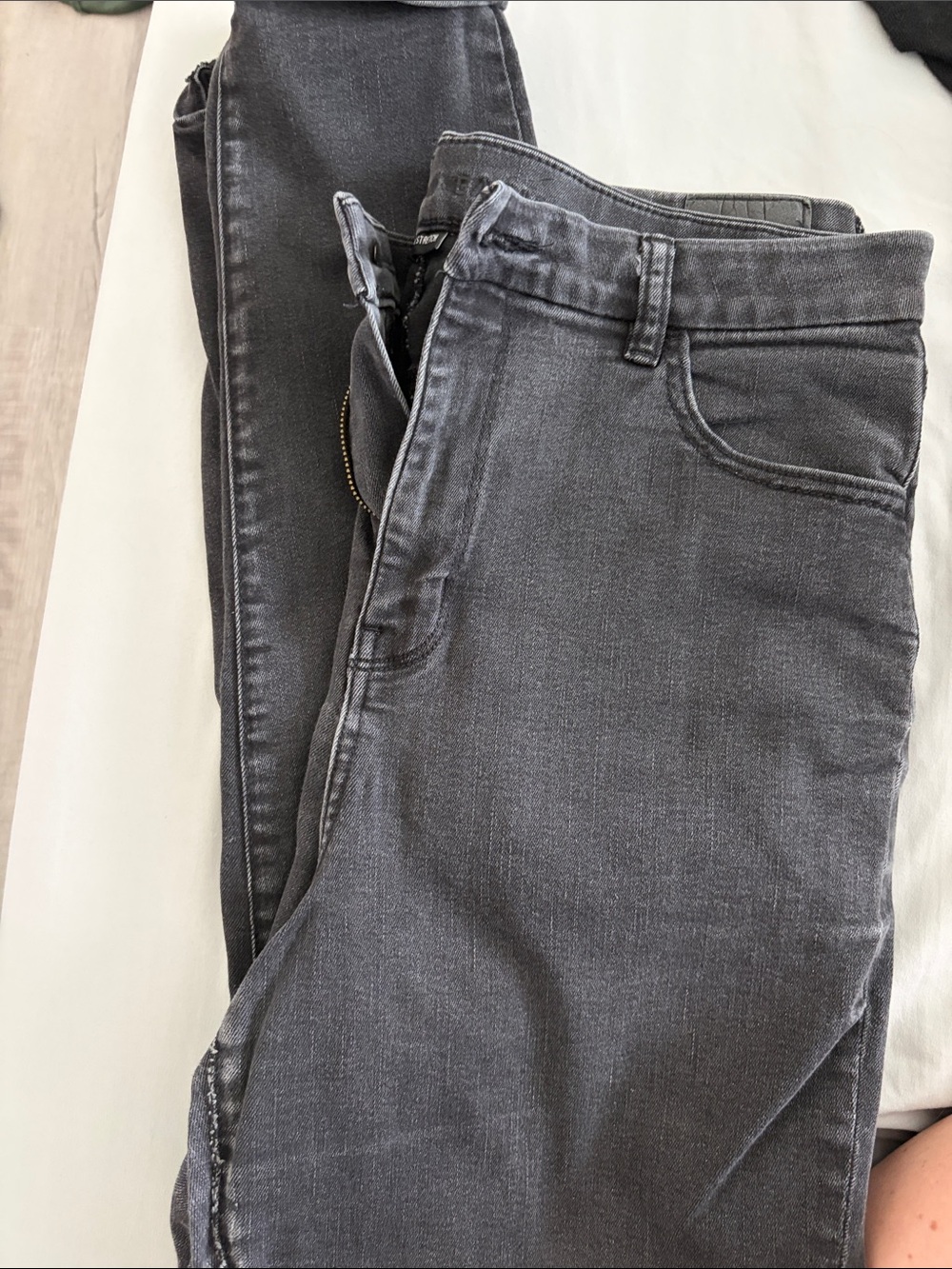 American Eagle Outfitters Women’s Skinny Jeans in Charcoal Gray